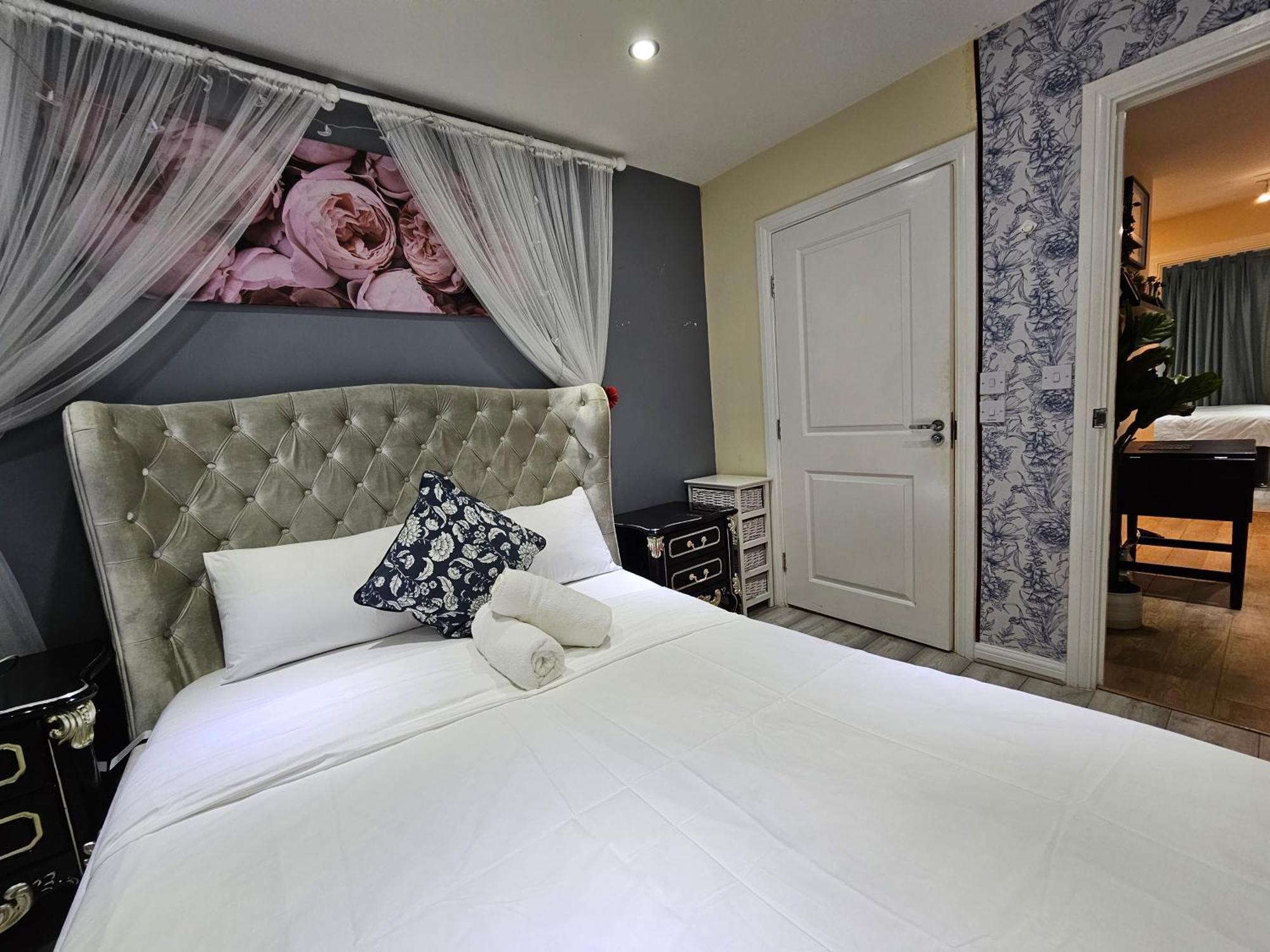 Wallwood Rooms London Exterior photo