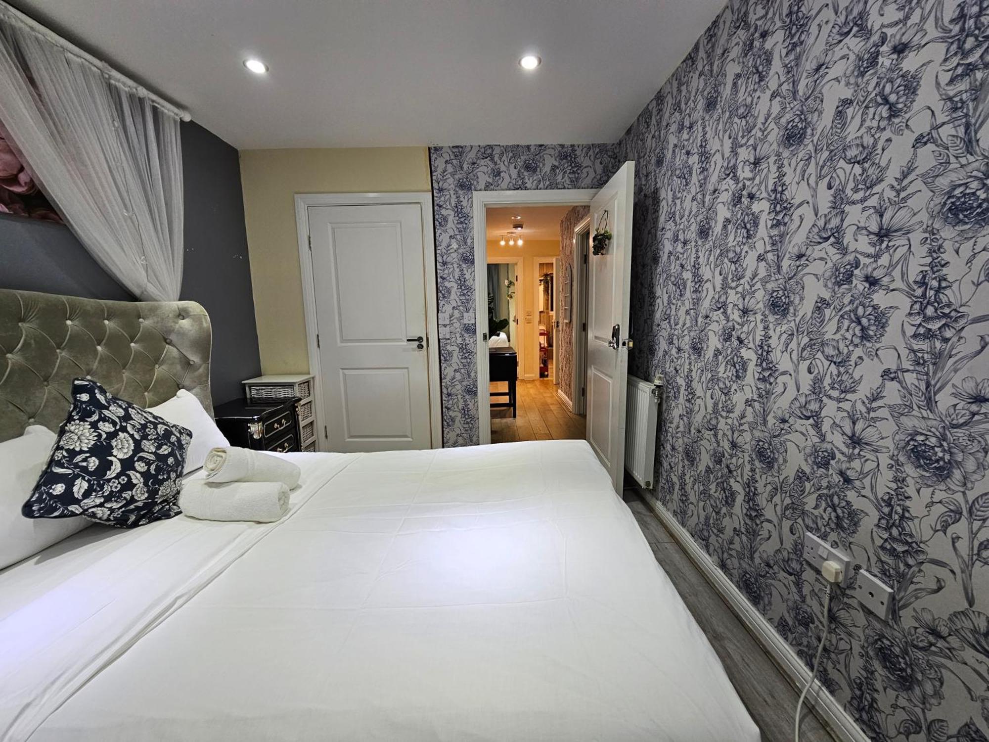 Wallwood Rooms London Exterior photo