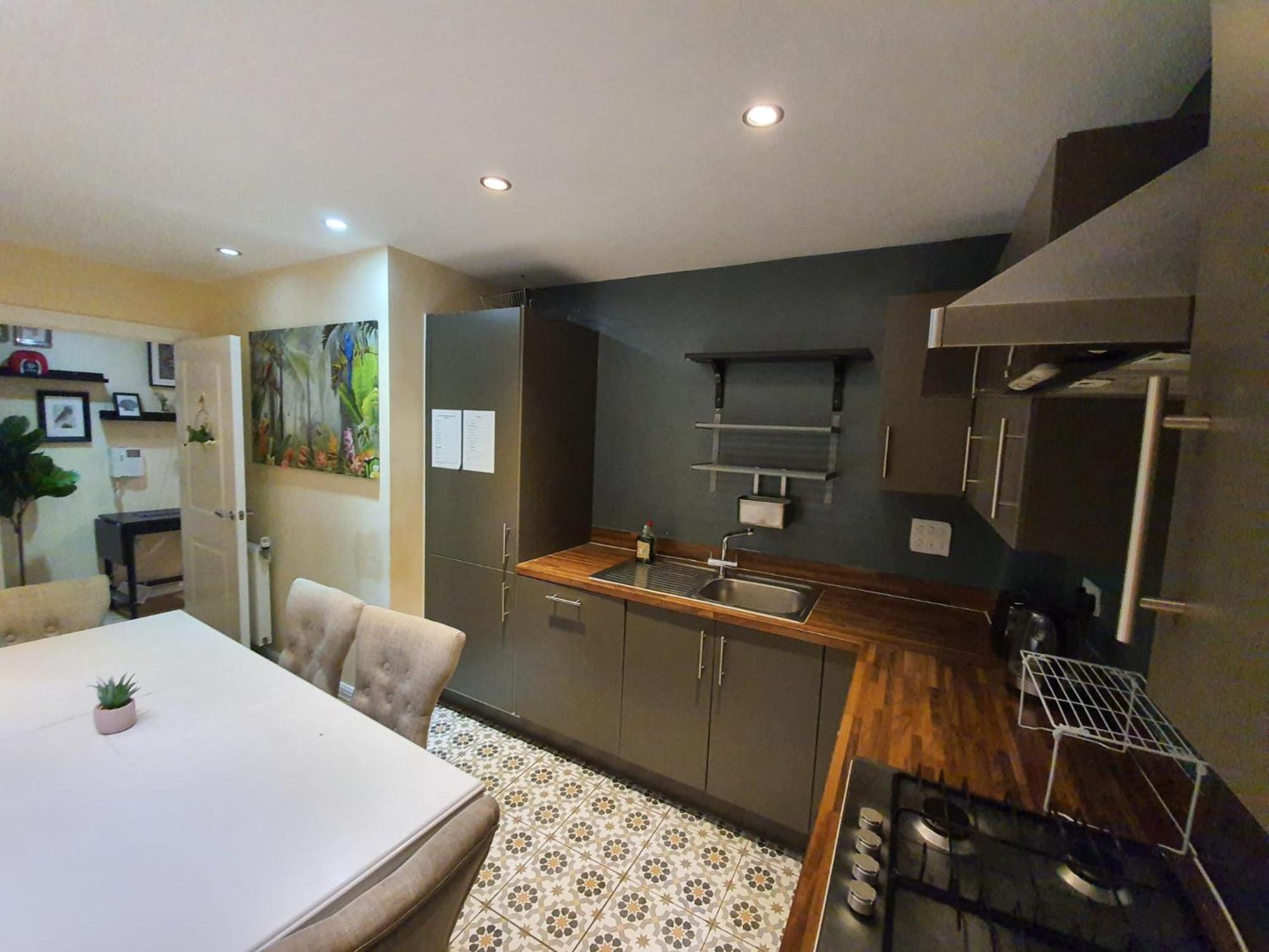 Wallwood Rooms London Exterior photo